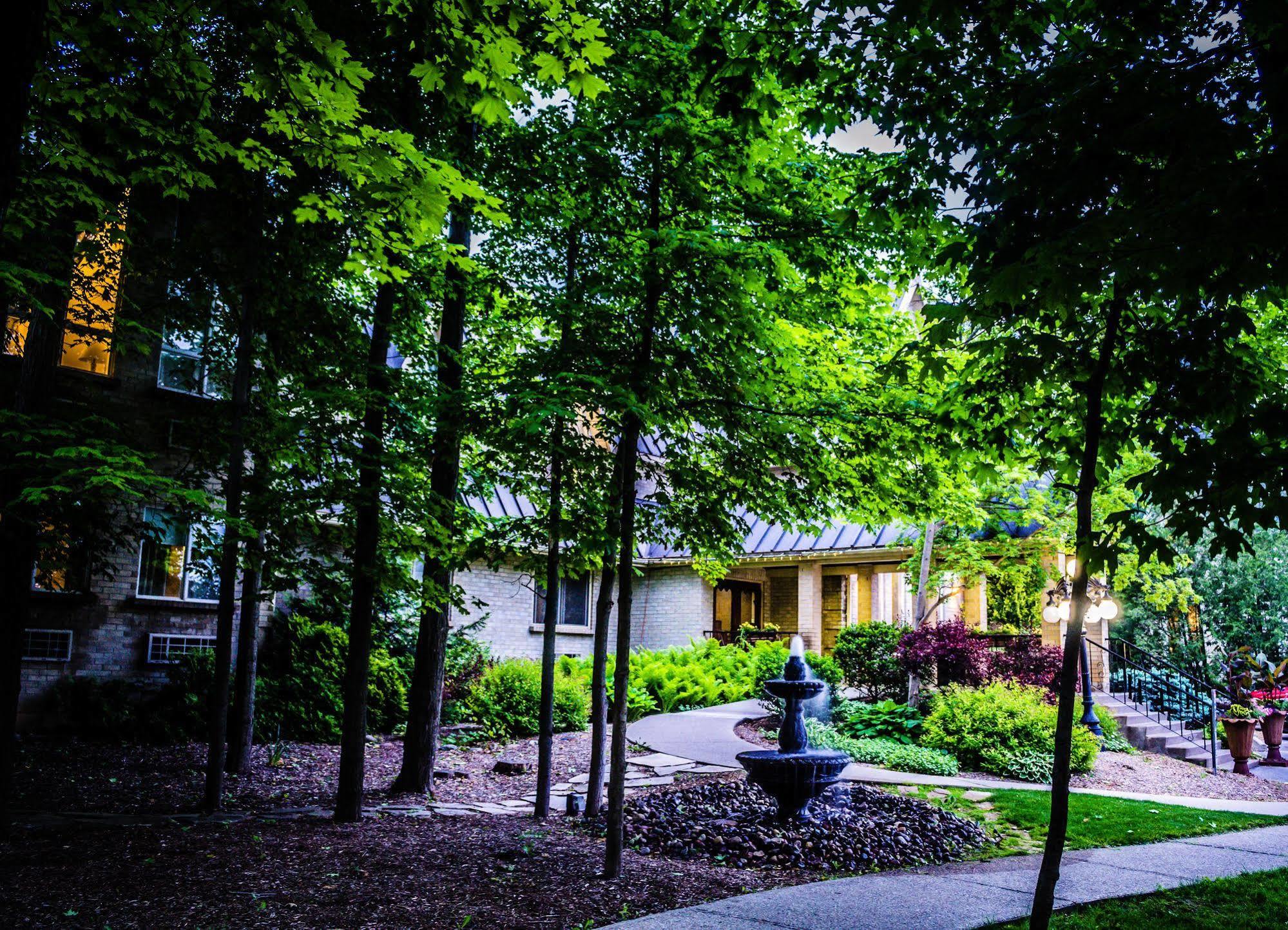 Elm Hurst Inn & Spa Ingersoll Exterior foto